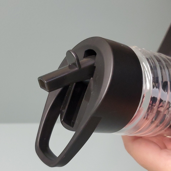 Water bottle - Picture 3 of 3